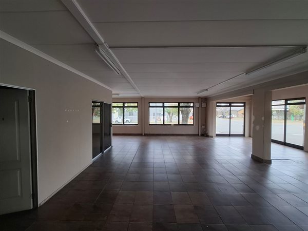 120  m² Commercial space