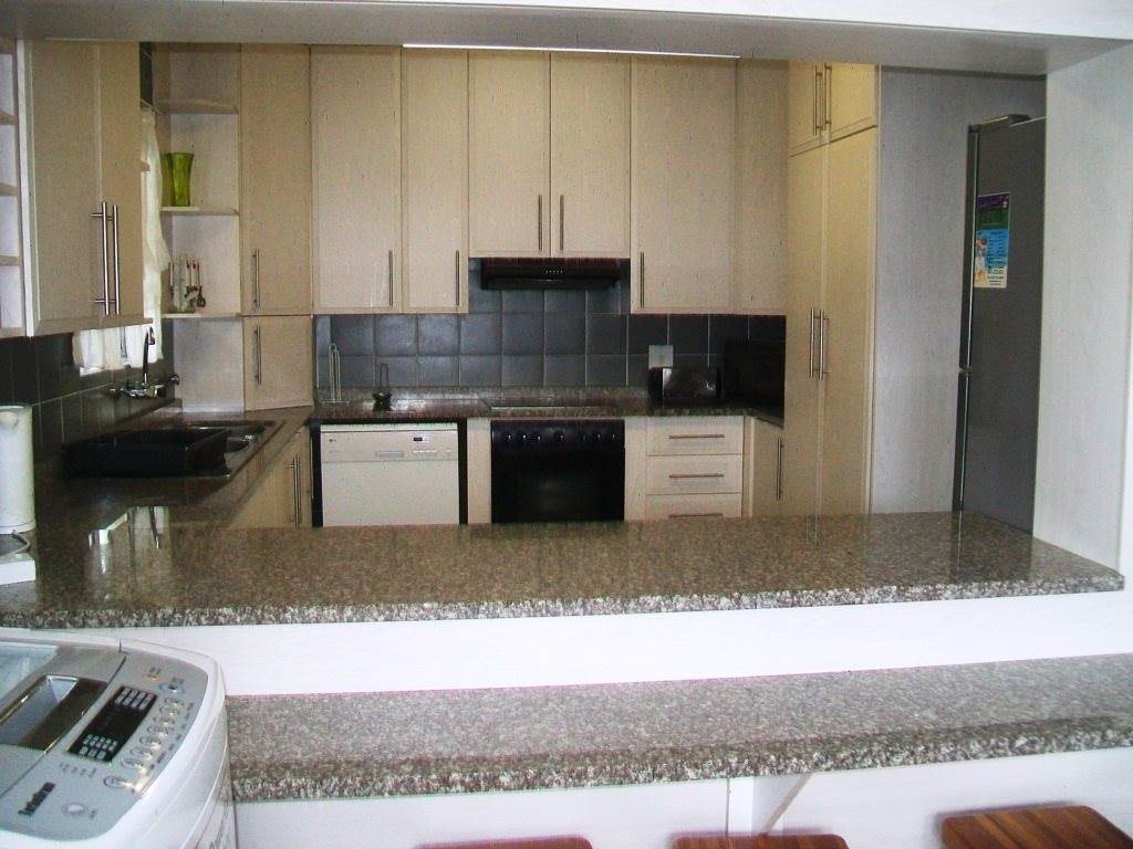 3 Bed Apartment in Uvongo photo number 5