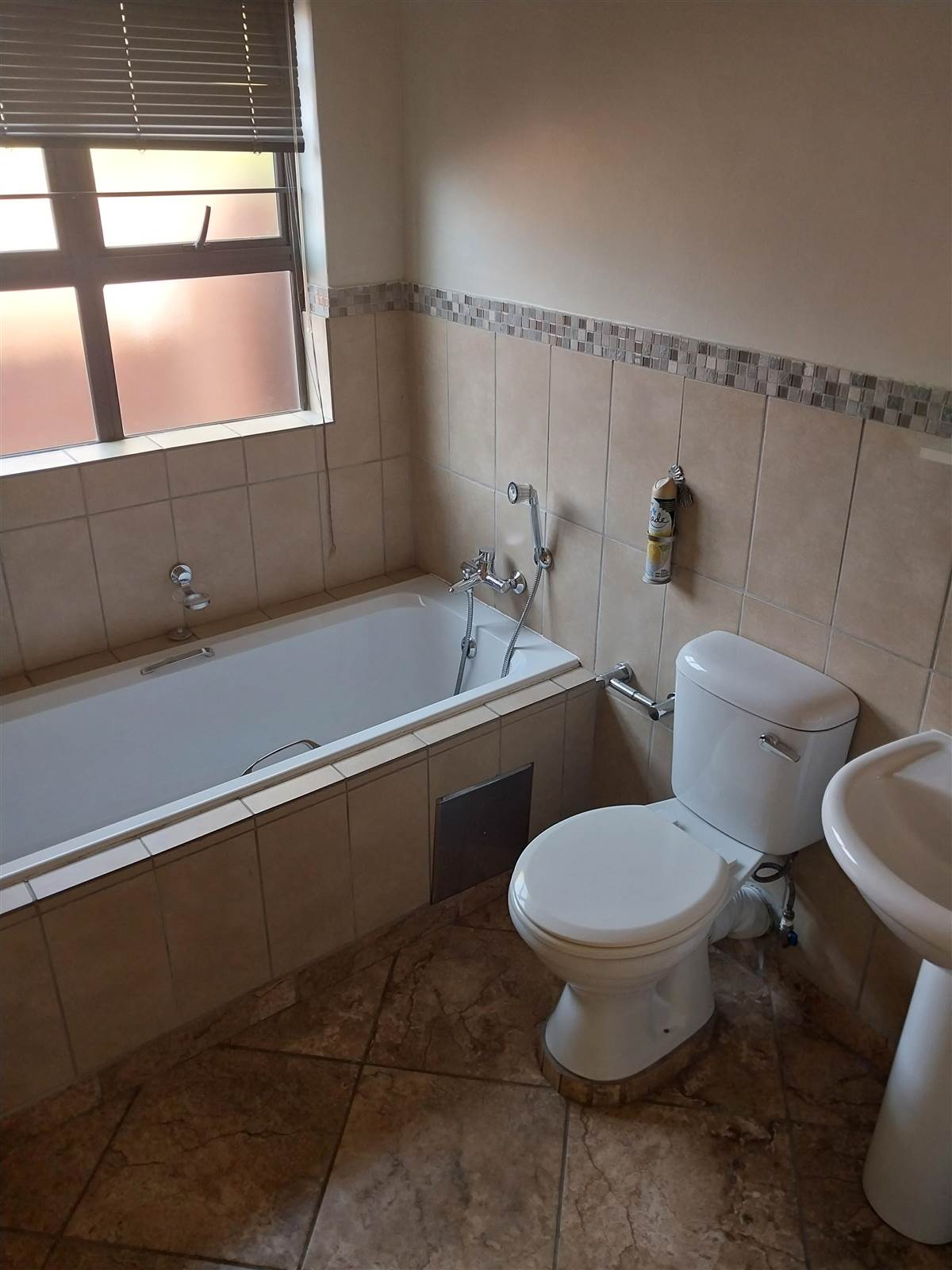 2 Bed House in Waterval East photo number 6