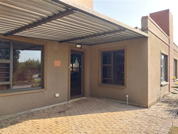 2 Bed House in Waterval East