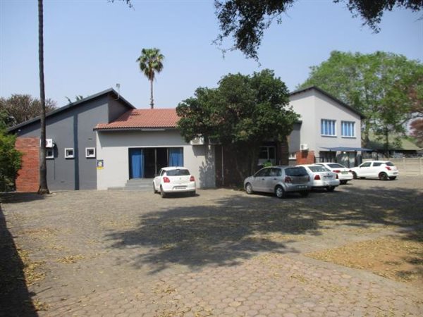 411 m² Office Space 411 m² Office Space