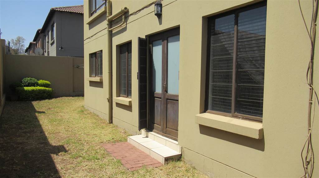 3 Bed House in Witkoppen photo number 5