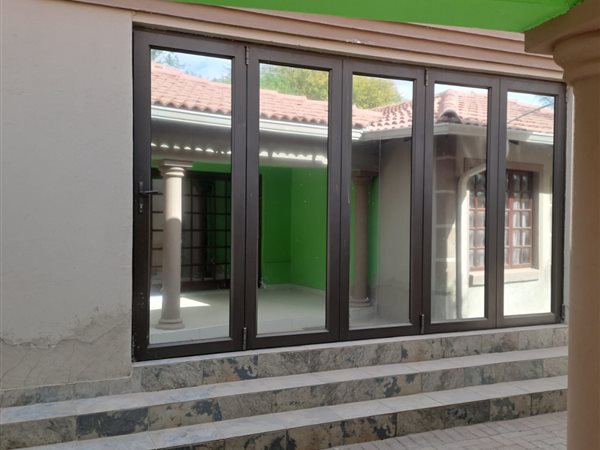 0.5 Bedroom House 0.5 Bedroom House