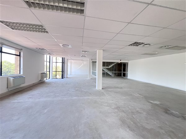 429  m² Commercial space