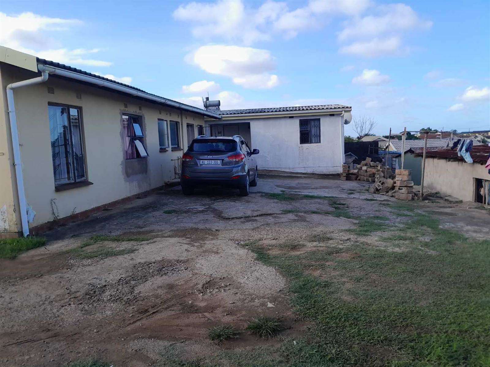 4 Bed House in KwaMashu photo number 6