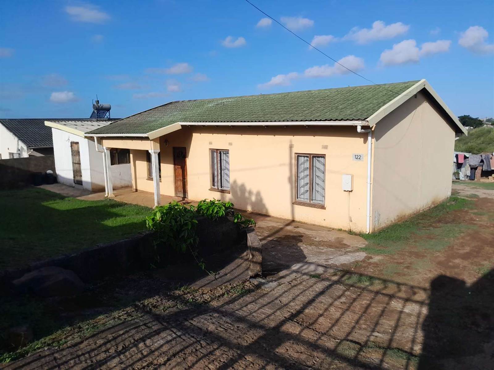 4 Bed House in KwaMashu photo number 1