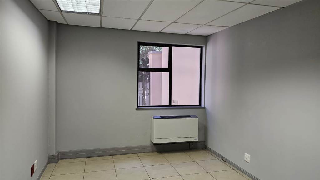 222  m² Office Space in Bedfordview photo number 4