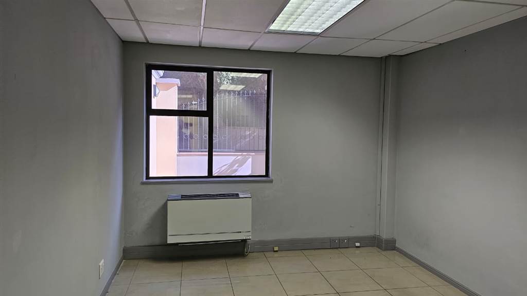 222  m² Office Space in Bedfordview photo number 5