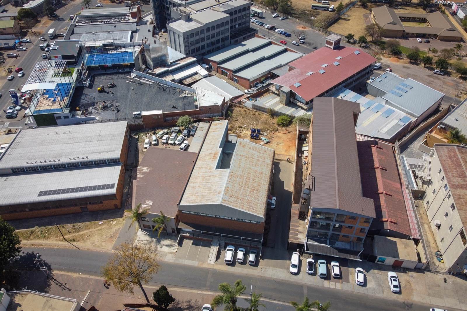 1400  m² Commercial space in Laudium photo number 11