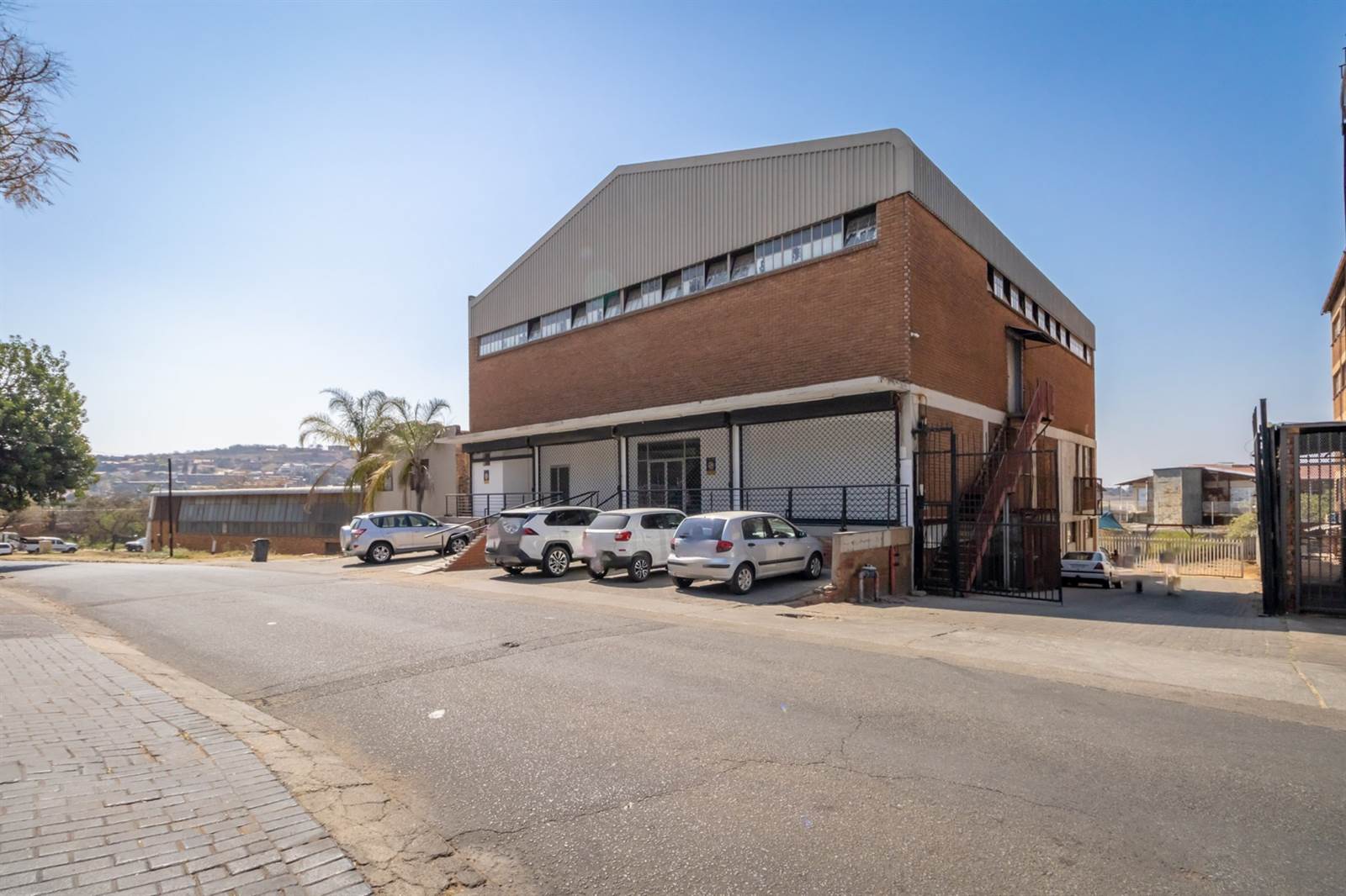 1400  m² Commercial space in Laudium photo number 12