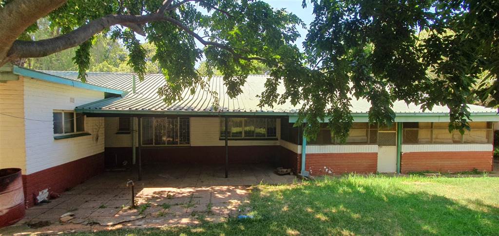 4 Bed House in Modimolle photo number 6