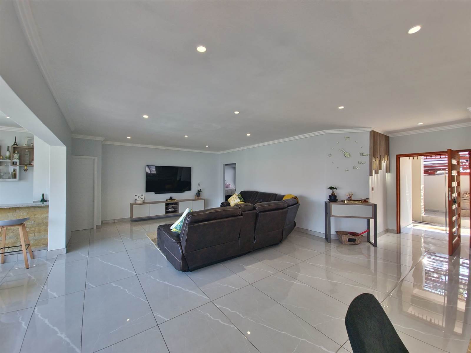 3 Bed House in Shelly Beach photo number 6