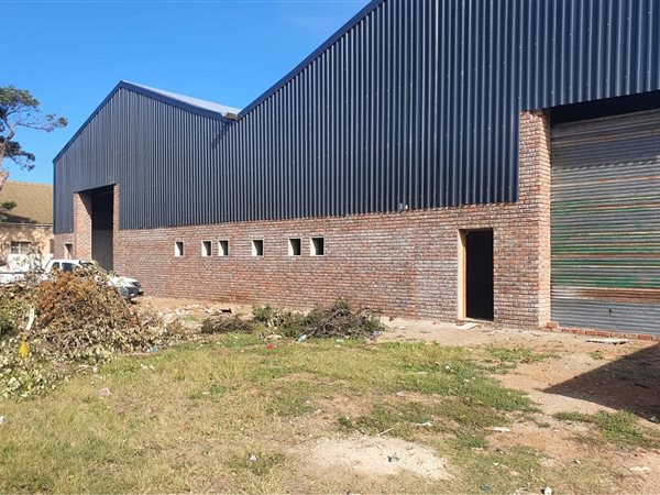 690  m² Industrial space in Sidwell