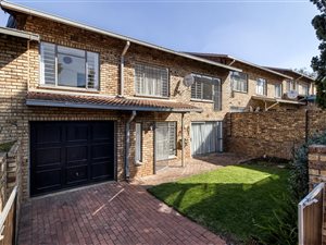 4 Bed Townhouse in Victory Park