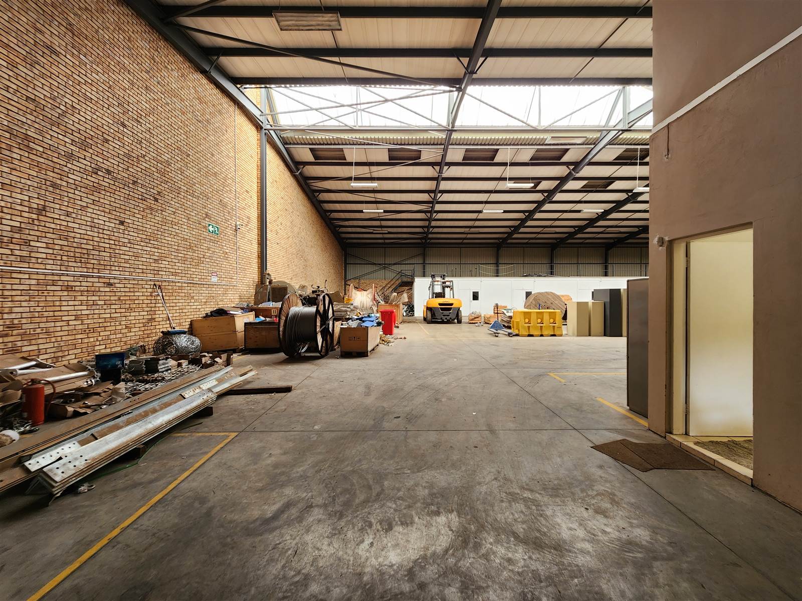 1600  m² Industrial space in Chloorkop photo number 6