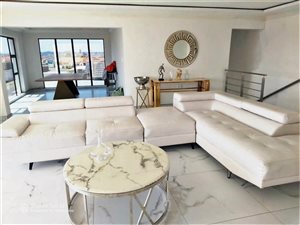 4 Bed House in Roodekop