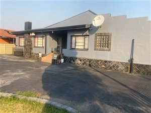 4 Bed House in Lennoxton