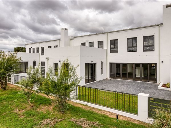 4 Bedroom House 4 Bedroom House