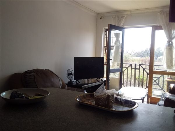 2 Bed Flat in Brits Central