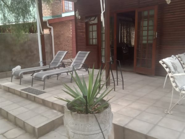 2 Bedroom House 2 Bedroom House