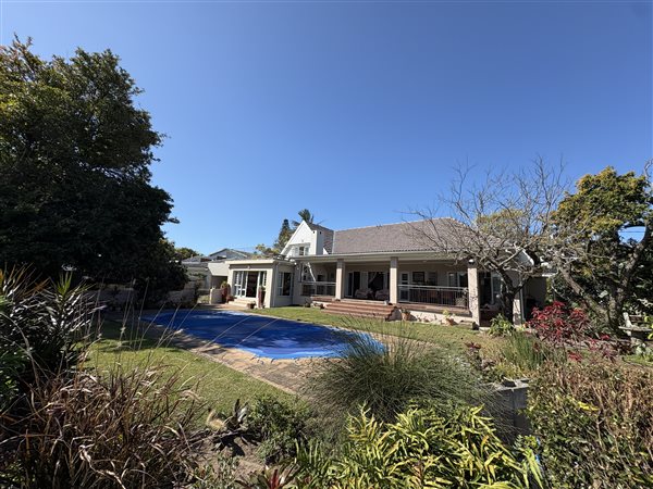 4 Bedroom House 4 Bedroom House