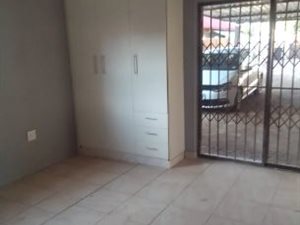 Studio apartment in Olifantsfontein