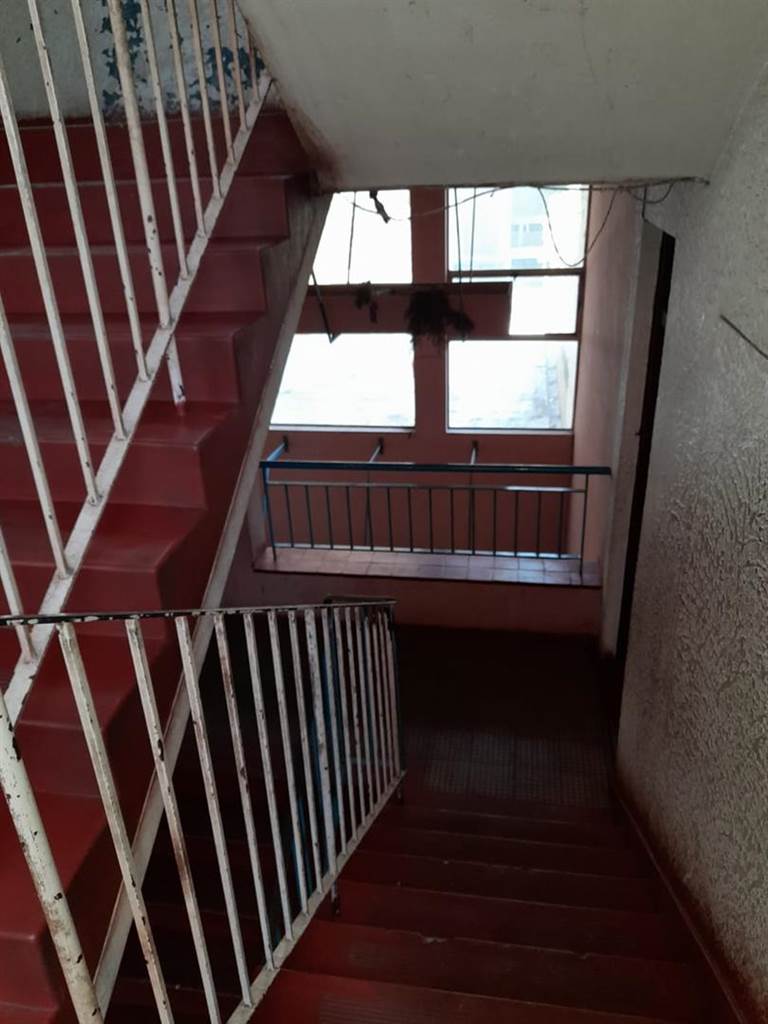 1 Bed Apartment in Hillbrow photo number 18