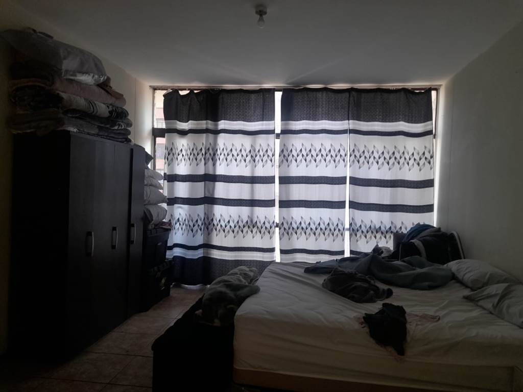 1 Bed Apartment in Hillbrow photo number 28