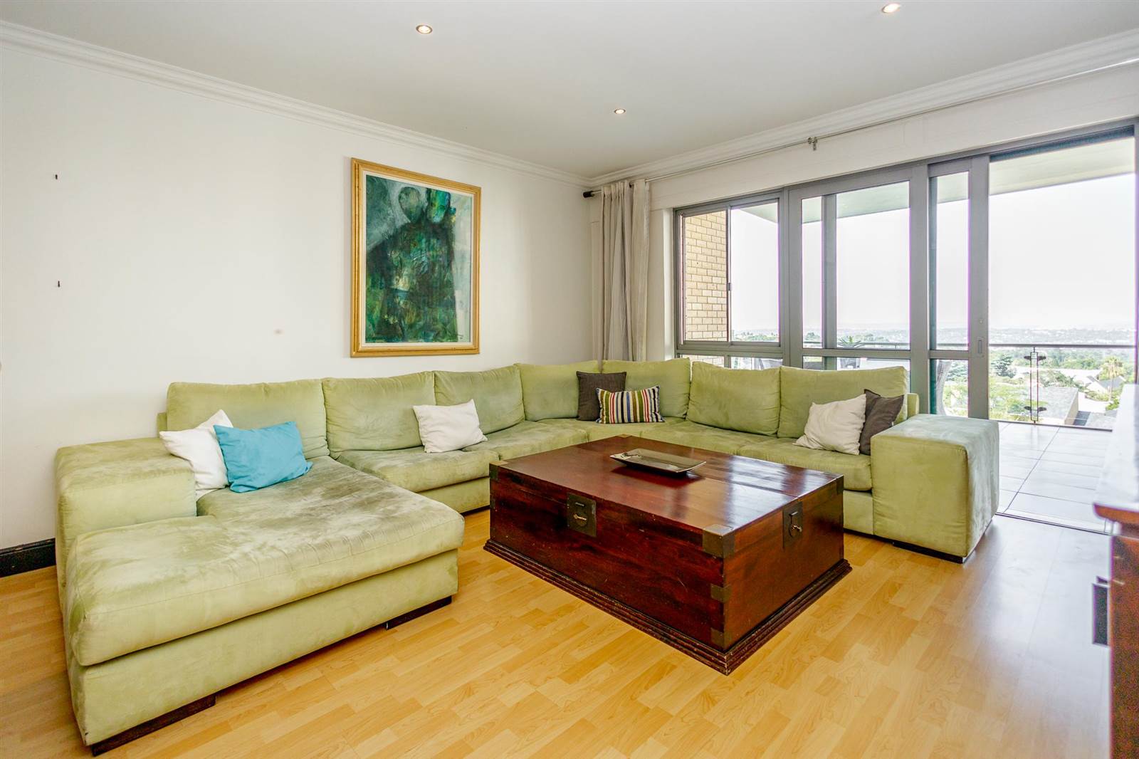 3 Bed Apartment in Morningside photo number 9