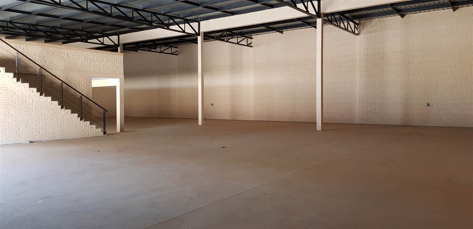 395  m² Commercial space in Pomona photo number 4