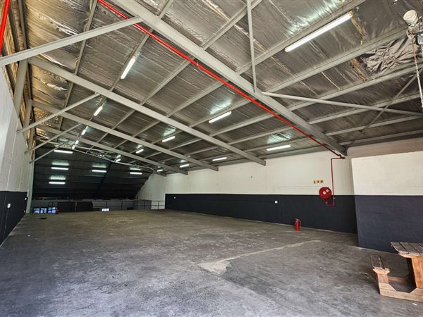456  m² Industrial space in Parow East