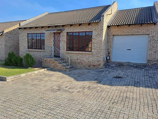 2 Bed Townhouse in Bothasrus