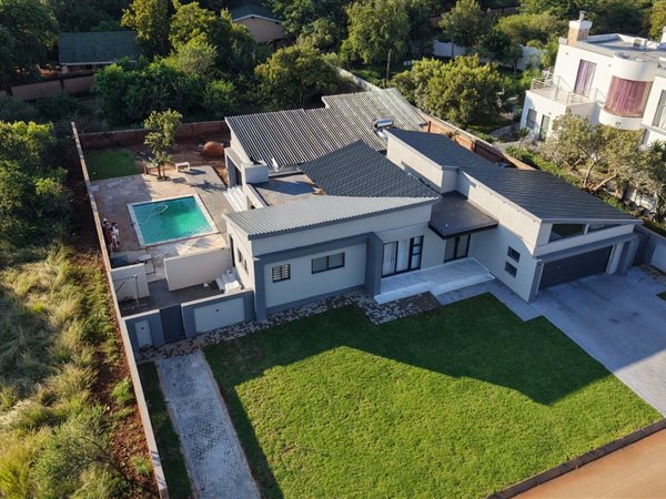 4 Bedroom House 4 Bedroom House