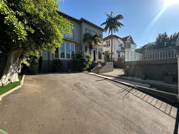 3.5 Bedroom House 3.5 Bedroom House