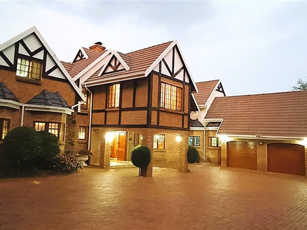 4 Bedroom House 4 Bedroom House