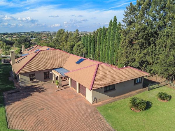 4 Bedroom House 4 Bedroom House
