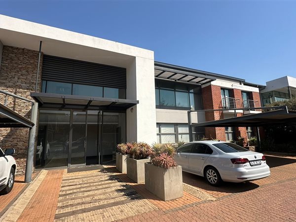 185  m² Commercial space