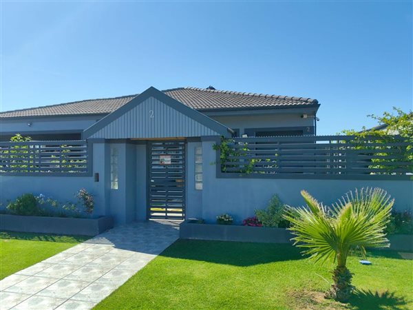 4 Bedroom House 4 Bedroom House