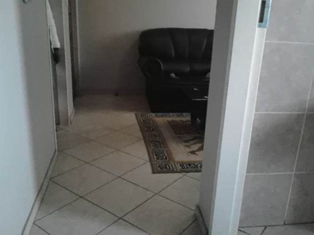 2 Bed Townhouse in Witbank photo number 10