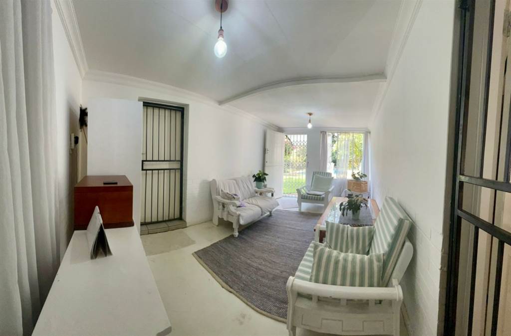 4 Bed House in Parktown Estate photo number 6