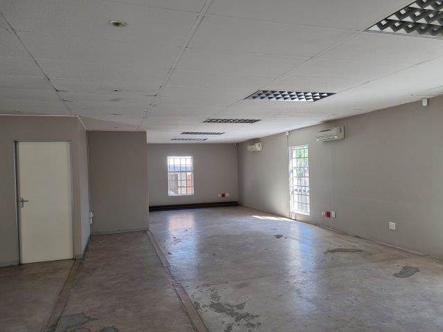 350  m² Commercial space in Westdene photo number 9