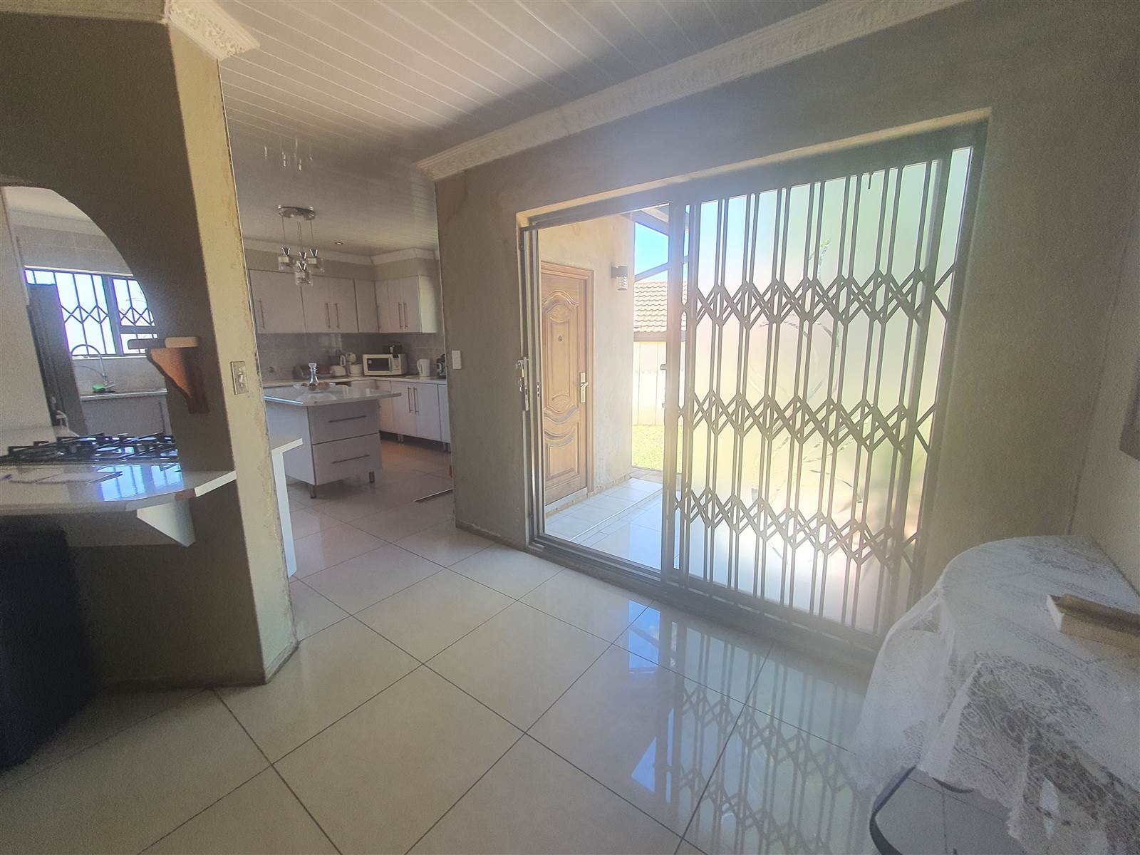 3 Bed House in Meredale photo number 5