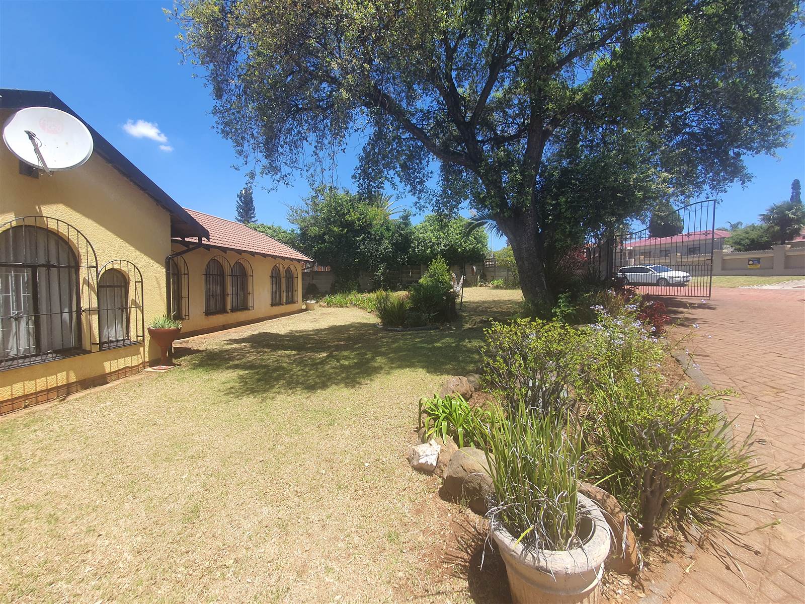 3 Bed House in Meredale photo number 20