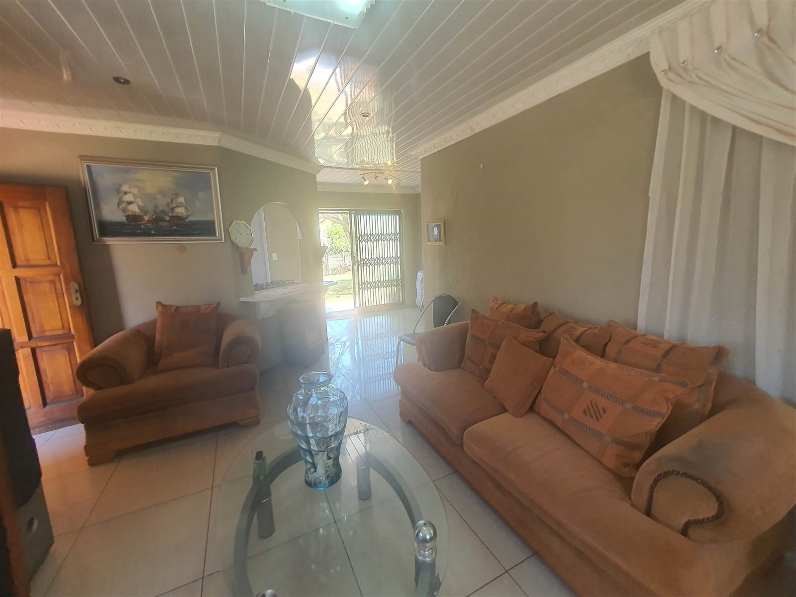 3 Bed House in Meredale photo number 3
