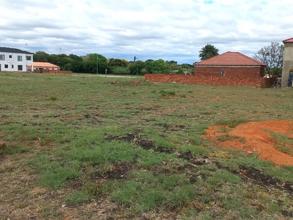 511 m² Land available in Brits Central