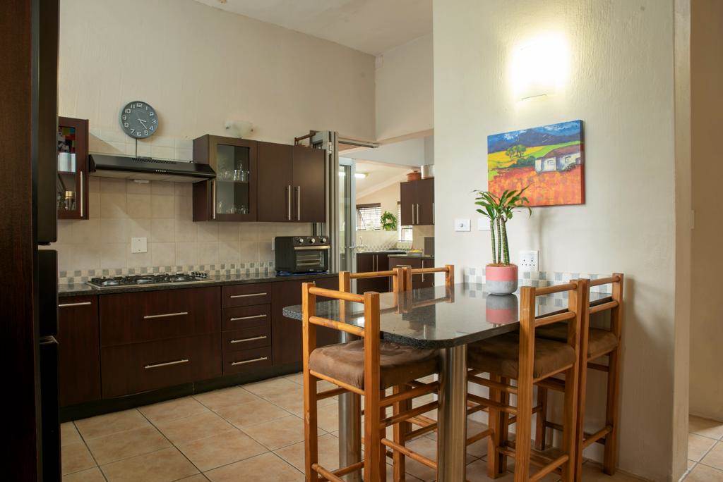 4 Bed House in Florauna photo number 12