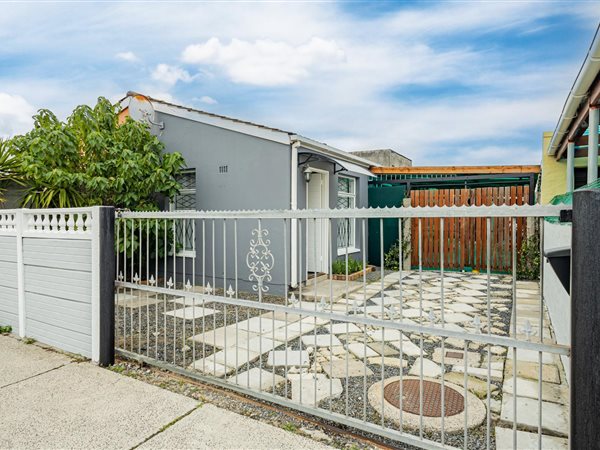 3 Bedroom House 3 Bedroom House