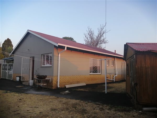 3 Bedroom House 3 Bedroom House