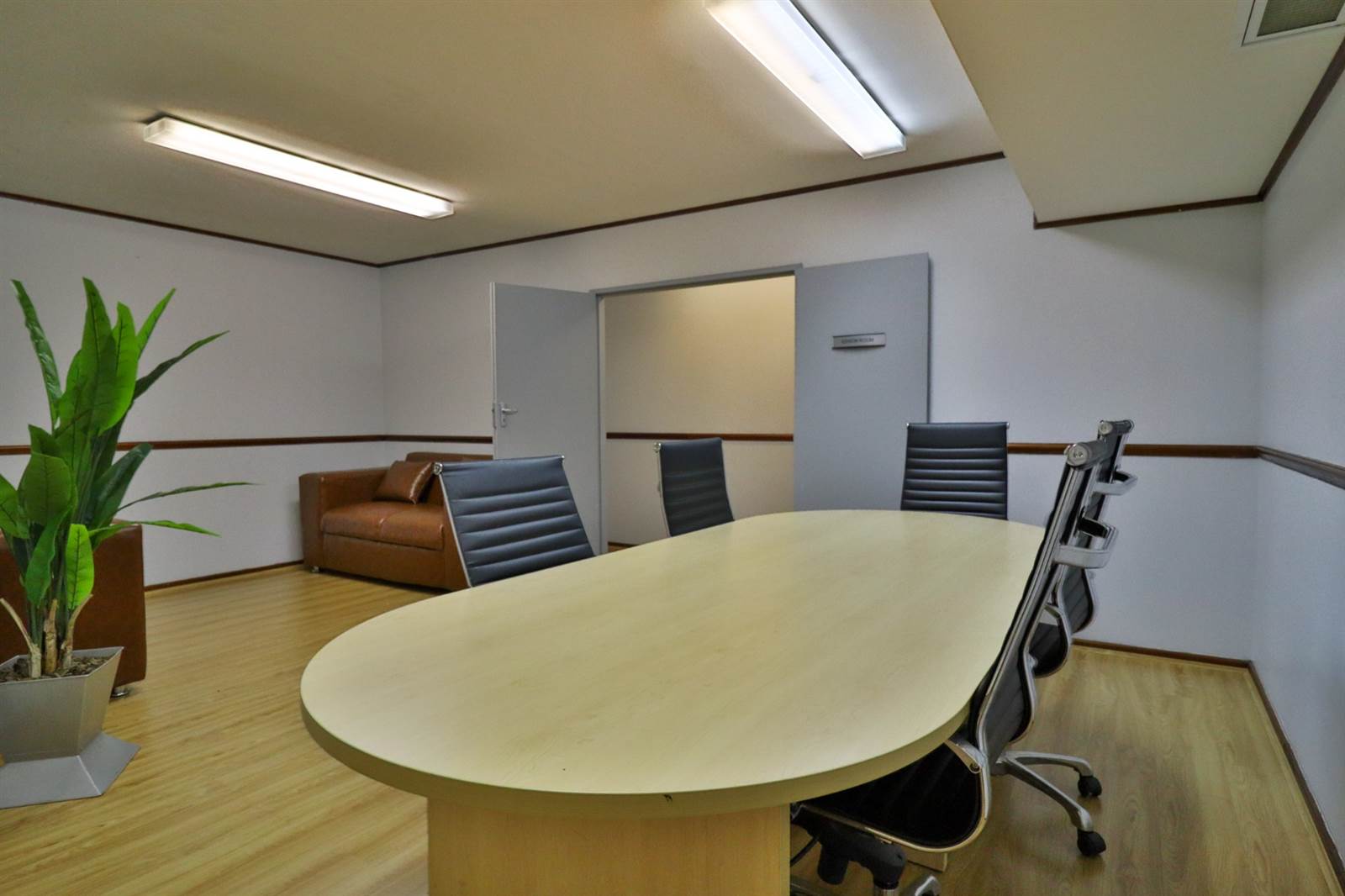 235  m² Office Space in Nieuw Muckleneuk photo number 17