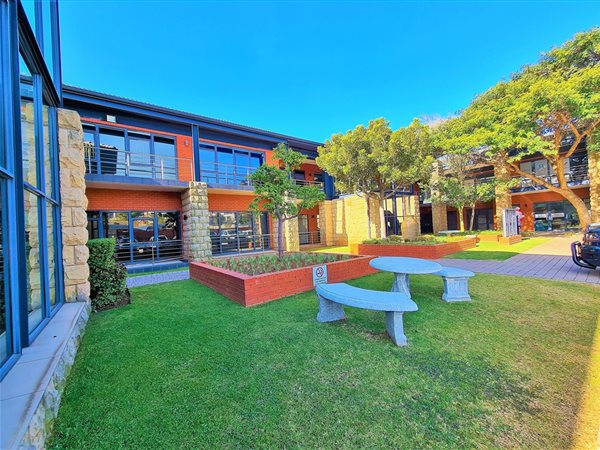 261 m² Commercial space 261 m² Commercial space